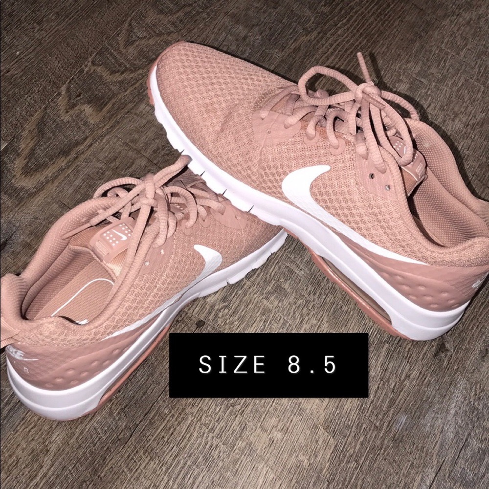 NIKE AIR SHOES